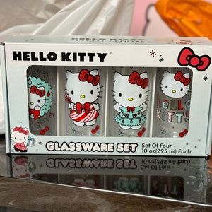 HELLO KITTY CHRISTMAS GLASSWARE SET